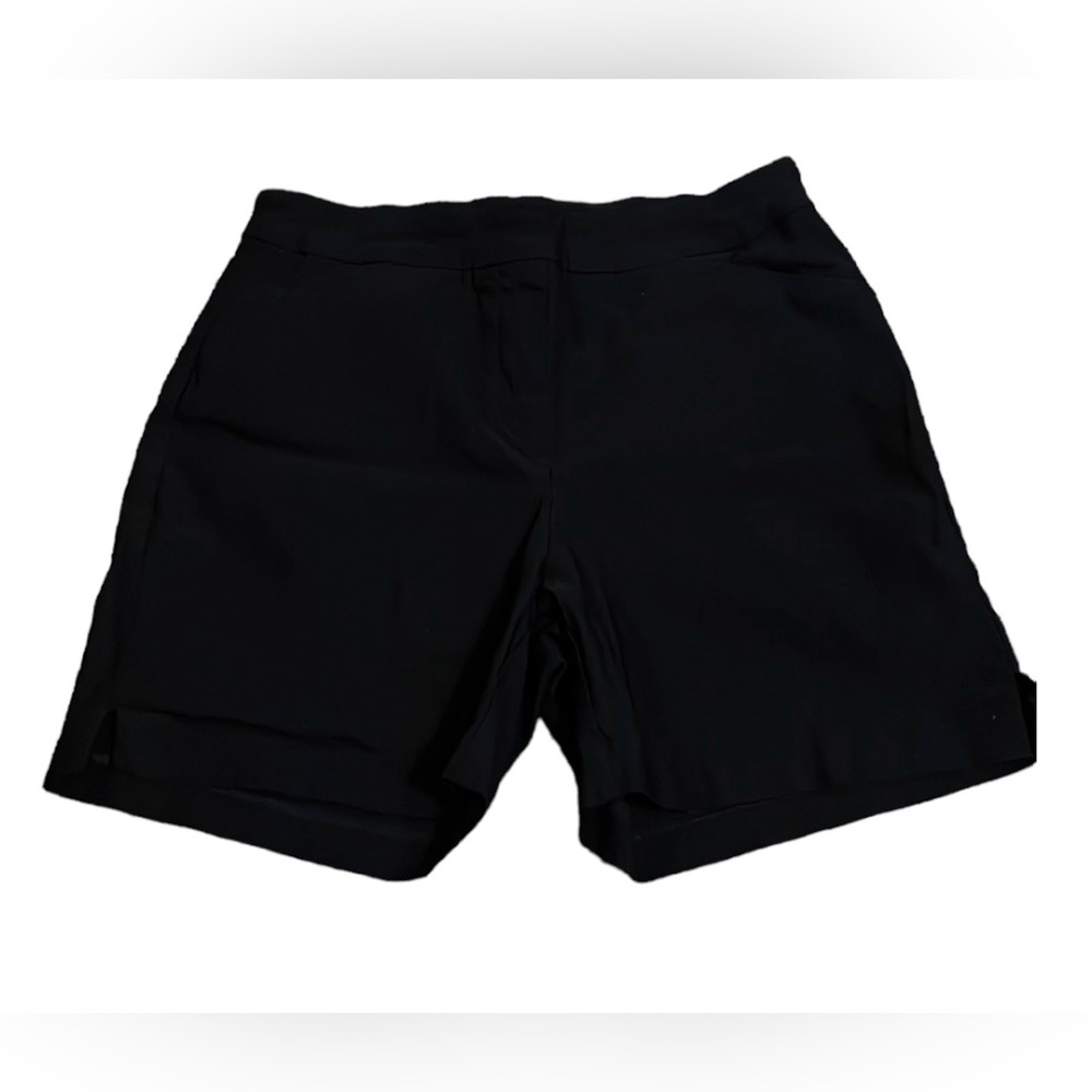 Tribal shorts EUC size 4– 5inch inseam